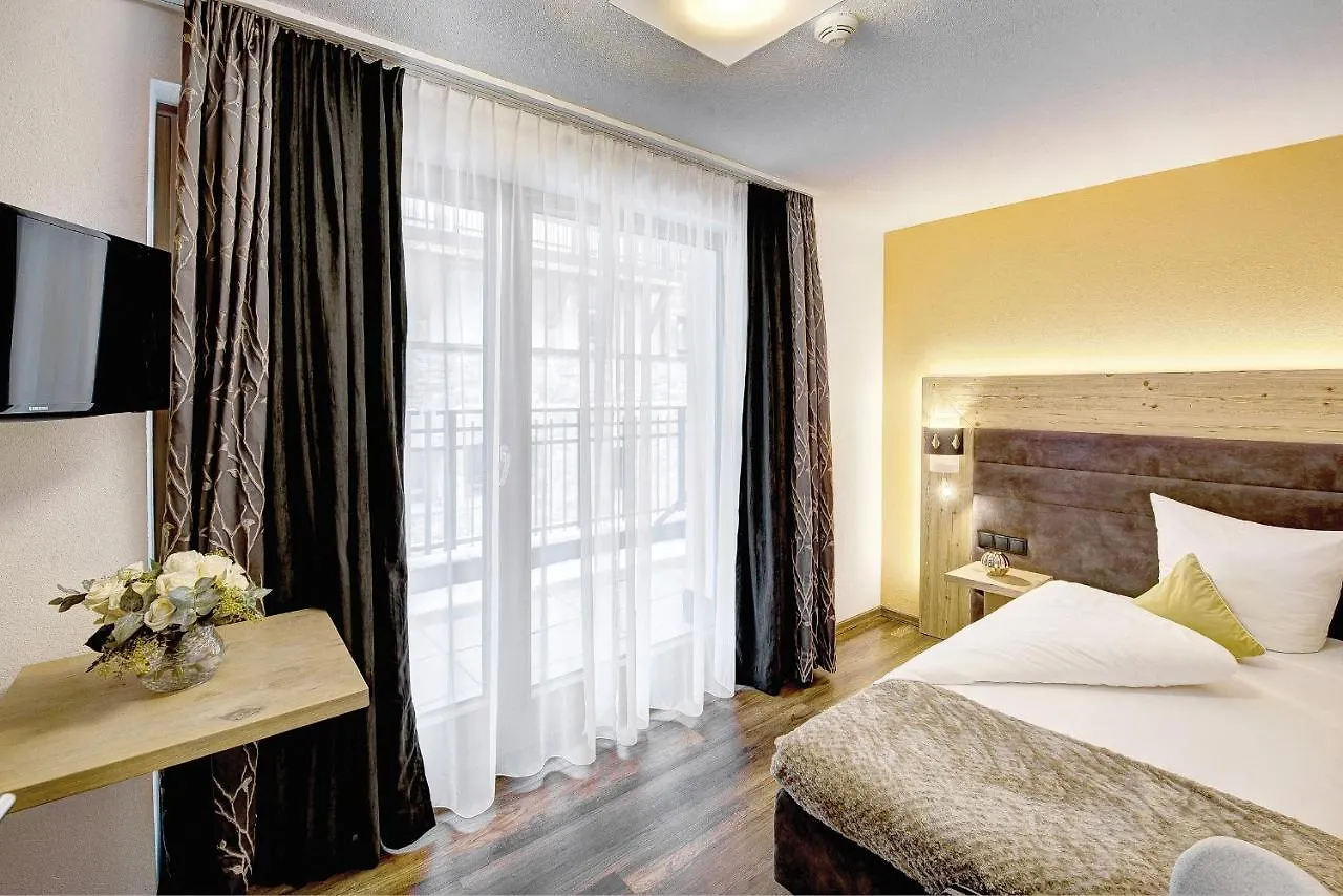 Hotel Ferienglueck イシュグル 2*,  オーストリア
