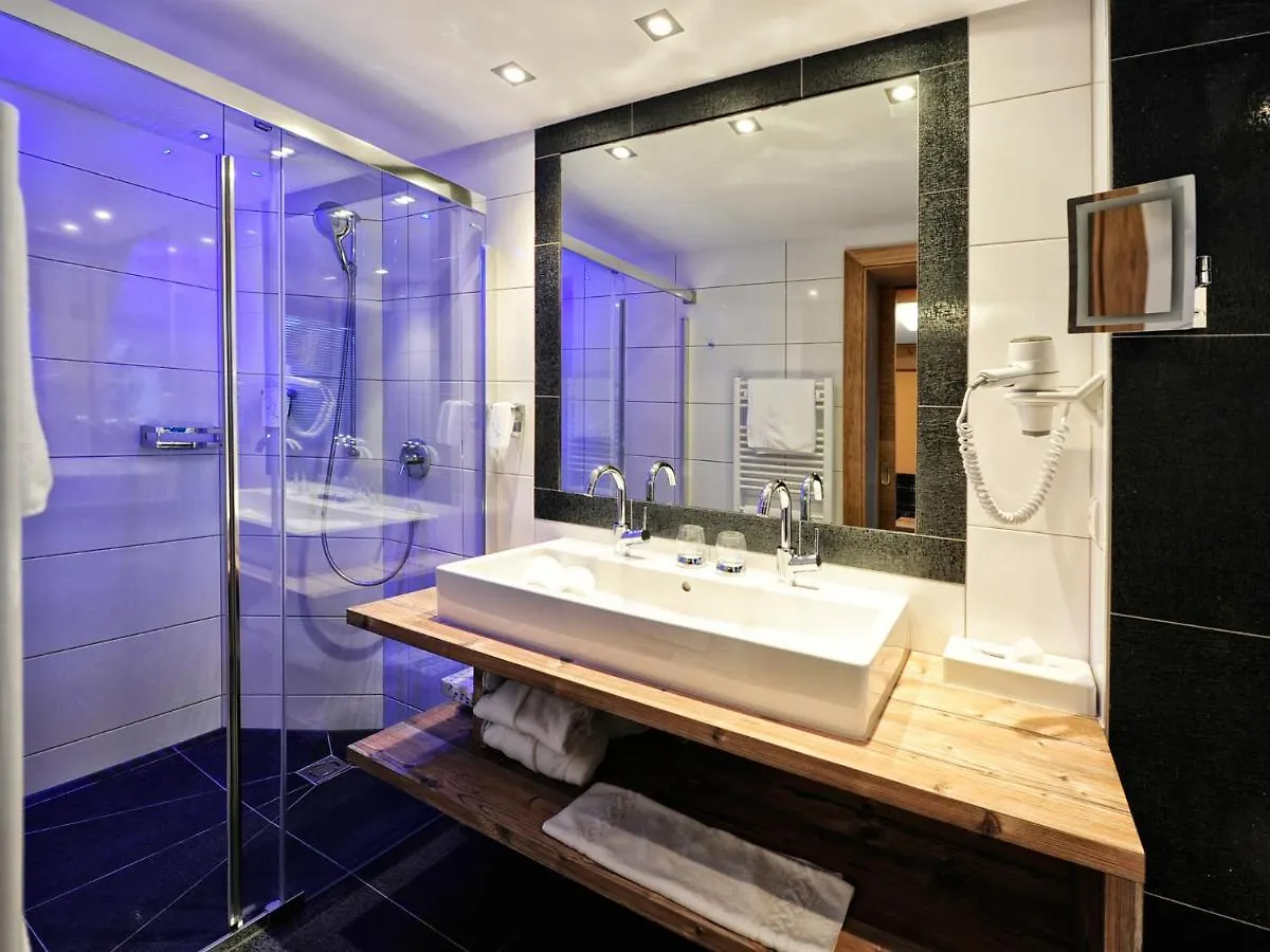 Hotel Feriengluck Ischgl 2*,